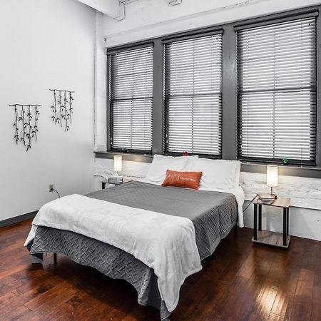 Ny Style Centric Loft With King Bed By Park Ave Lägenhet Rochester Exteriör bild