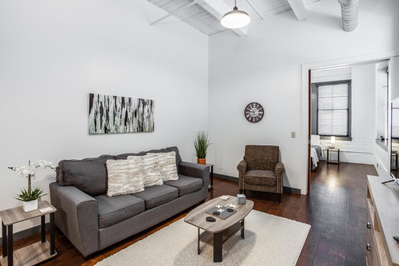 Ny Style Centric Loft With King Bed By Park Ave Lägenhet Rochester Exteriör bild