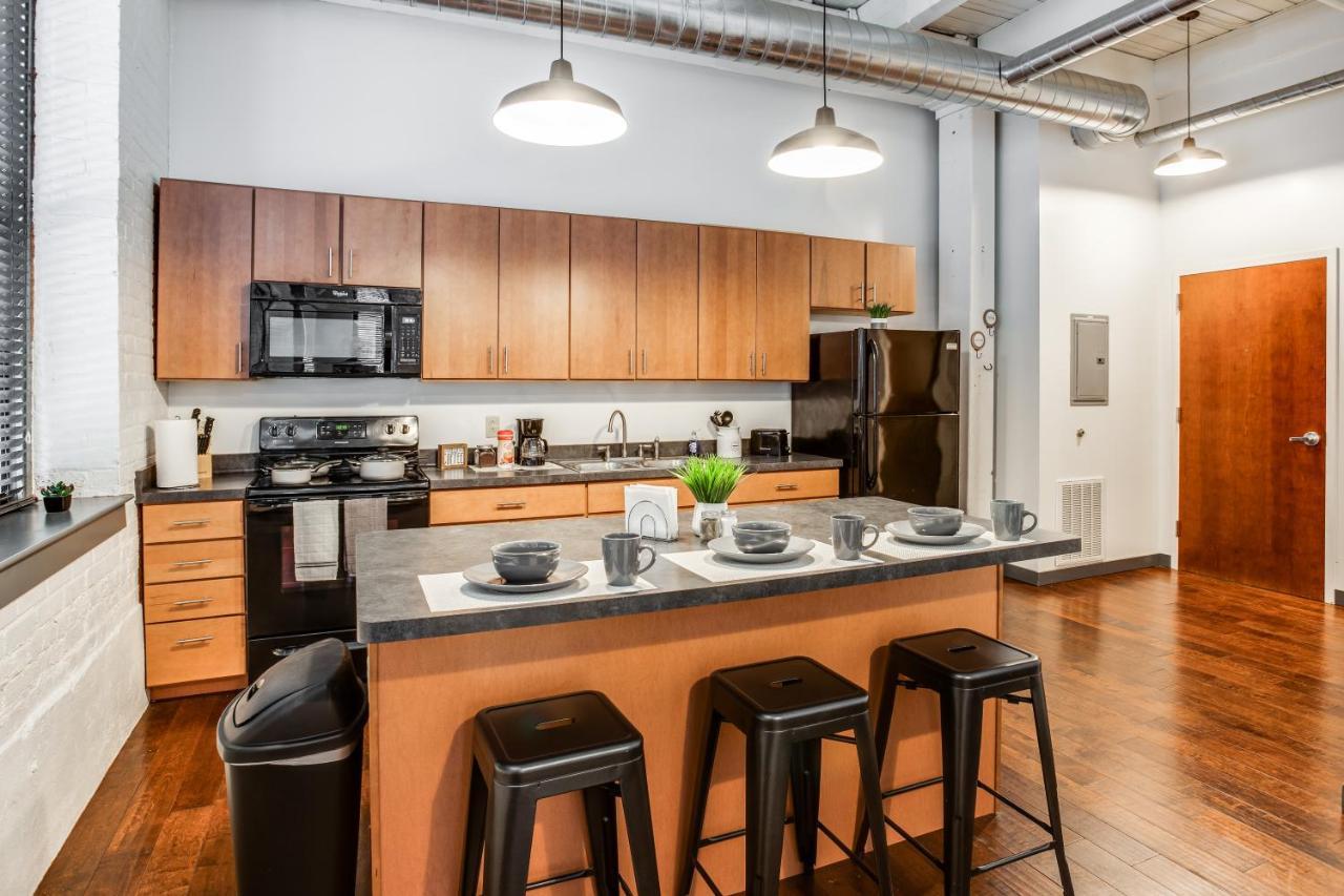 Ny Style Centric Loft With King Bed By Park Ave Lägenhet Rochester Exteriör bild