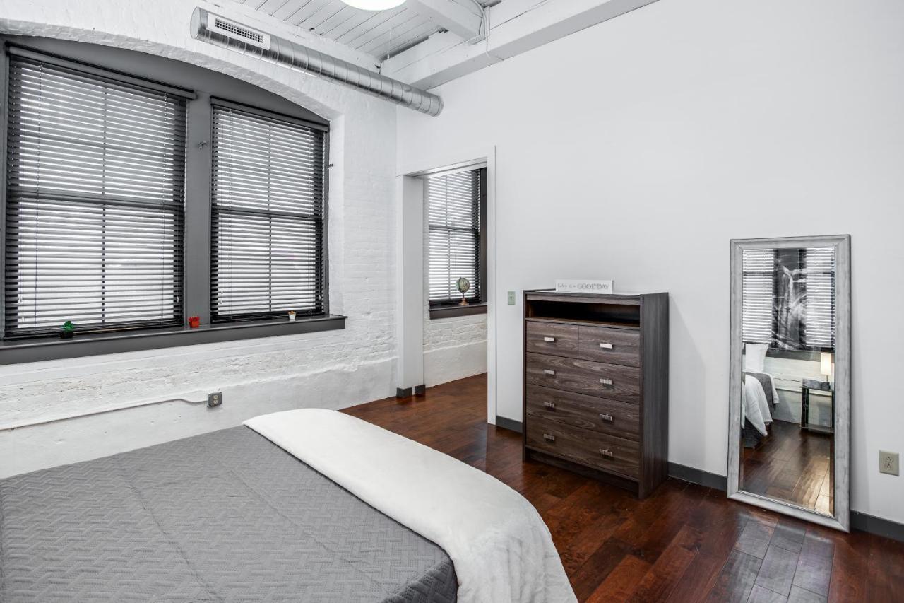 Ny Style Centric Loft With King Bed By Park Ave Lägenhet Rochester Exteriör bild