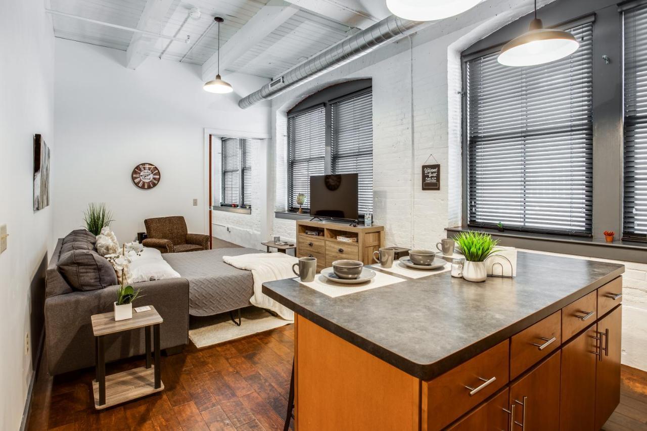 Ny Style Centric Loft With King Bed By Park Ave Lägenhet Rochester Exteriör bild